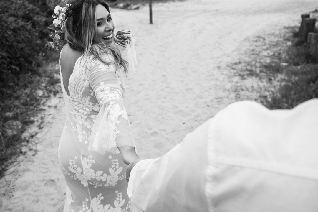 se joga...
algumas experiências nos impulsionam a florescer ...

#elopementwedding #casamentoadois #wildelopements #casamentonapraia #casamentoaonascerdosol