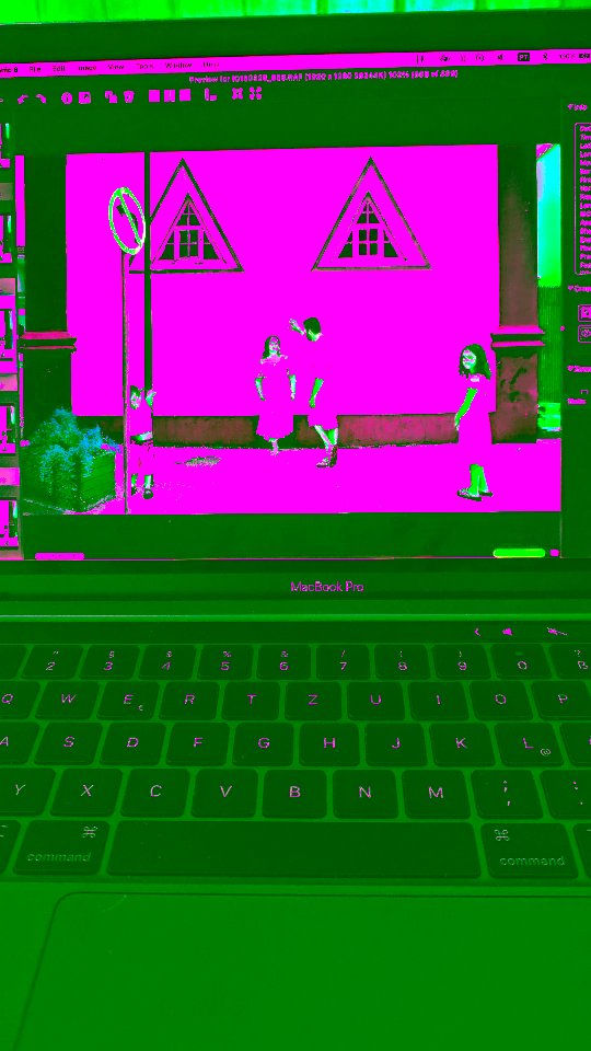 Depois de 10 anos e mais dois novos membros na família...
Eles voltaram!

Foi muito lindo acompanhar mais um momento marcante nessa história de amor da Pam e do @marcelostepanski 

Ah... as fotos já estão quase prontas